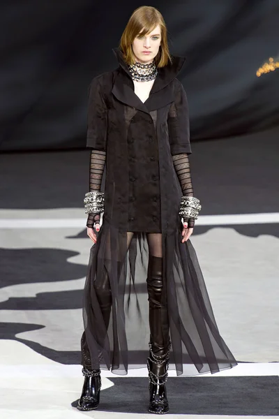 Look 80